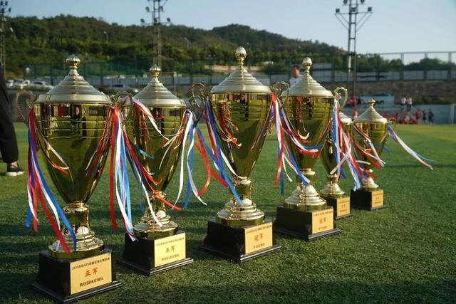 欧冠首轮：穆里尼奥执教新团队首战告捷，皇马和曼城成功抢分